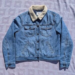 Forever 21 Sherpa Collar Denim Jacket Medium Washed Blue Trucker Style Womens